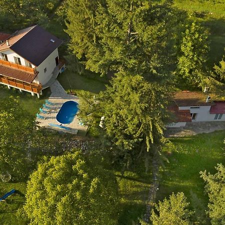 Пе́Трови Вили Ribaritsa Exteriör bild
